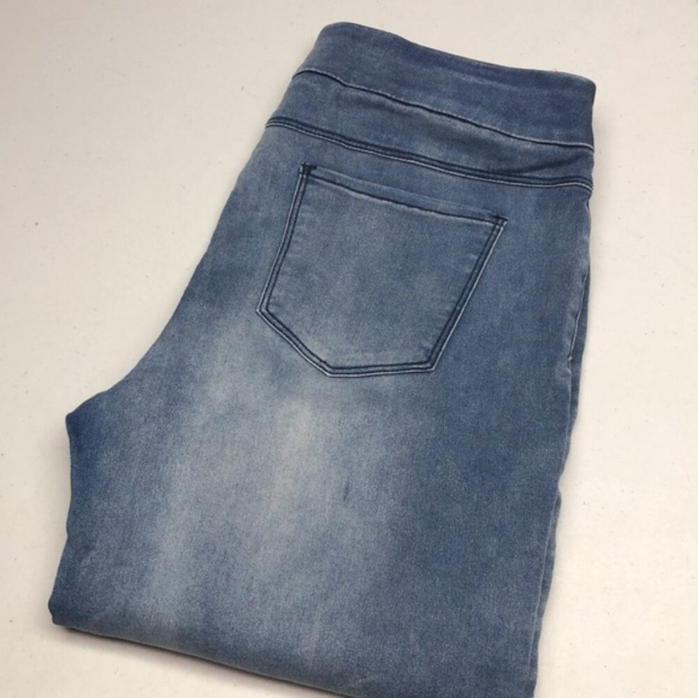 LIKE NEW TRIBAL STRETCH WAIST CAPRI JEANS 10/30x13 ⭐️